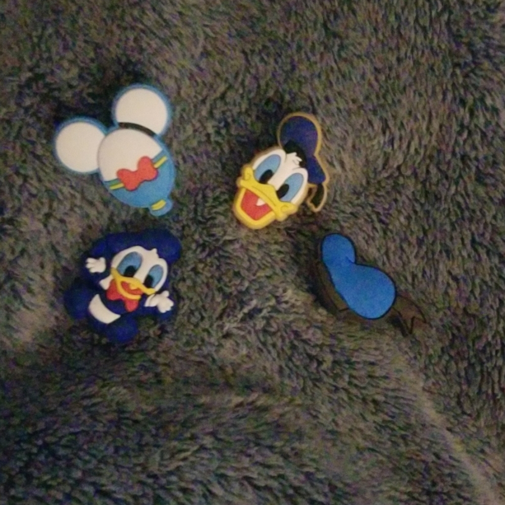 Donald Duck shoe charm bracelet